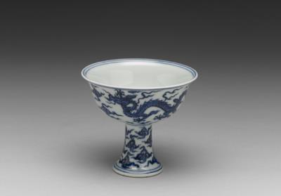 图片[2]-Stem cup with underglaze-blue decoration of clouds and dragons, Hsuan-te reign (1426-1435), Ming dynasty-China Archive